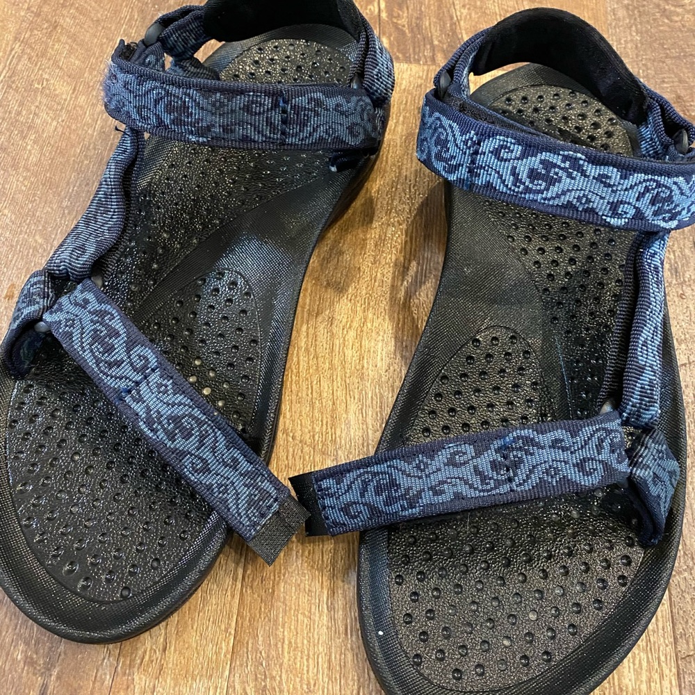 Teva Hurricane Sandals Women’s Size 9